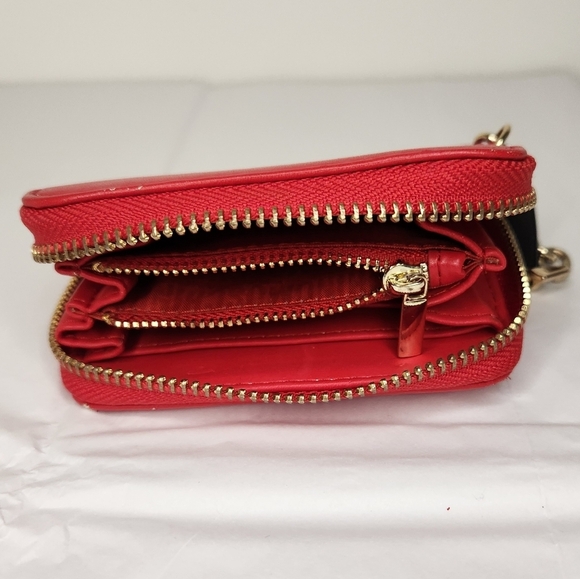Moschino Red Wallet with Gold Chain - Picture 5 of 11